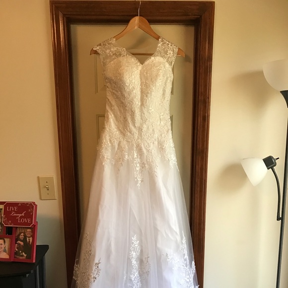 Dresses & Skirts - New Wedding Dress
